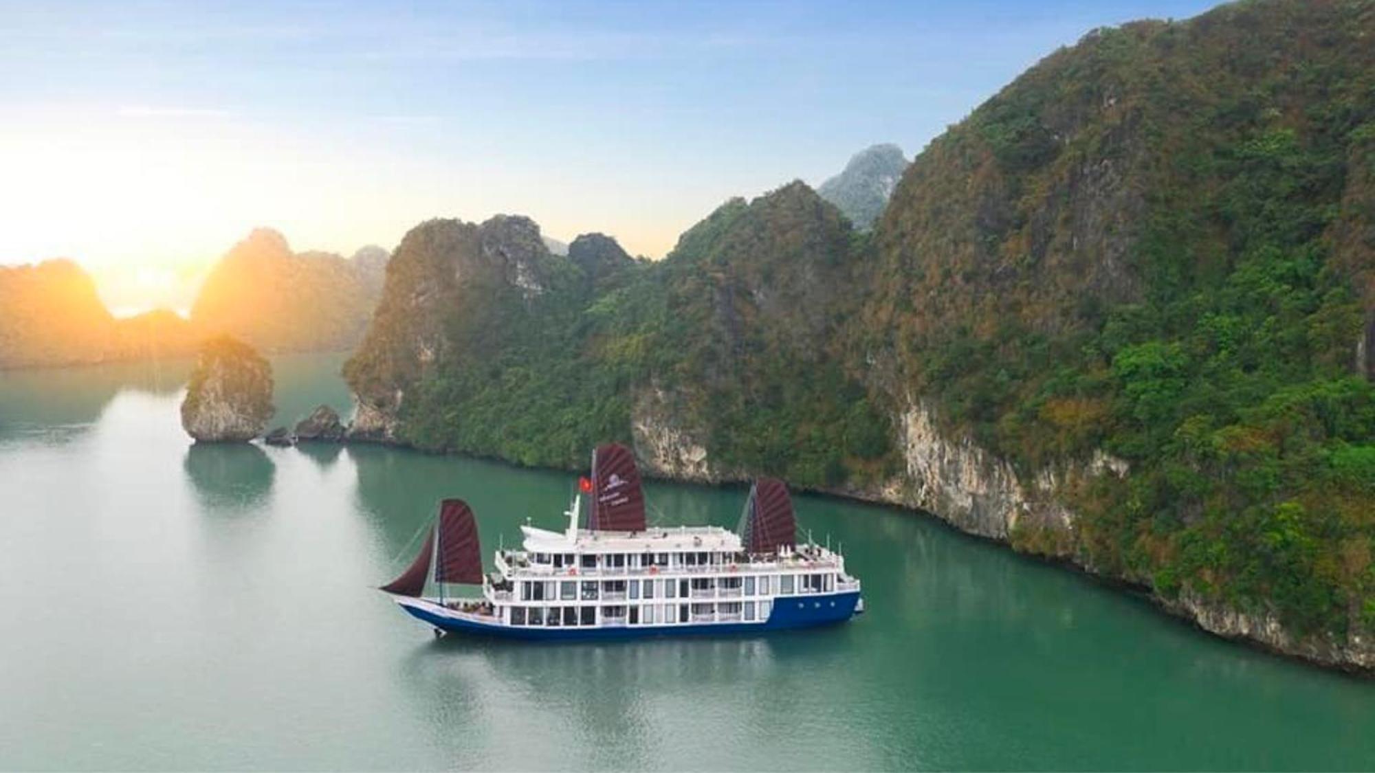 Hotel Lotus Boutique Cruise Ha Long Exteriér fotografie